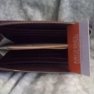 original Michael kors wallet New never used receipt and card of authenticity MICHAEL Michael Kors | Accessories | Original Michael Kors  main image 3